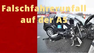 Falschfahrerunfall auf der A5 bei Weinheim - eine Person eingeklemmt und lebensgefährlich verletzt