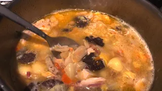 Christmas in Barcelona. Escudella soup. Рождество в Барселоне, готовлю традиционный каталонский суп.