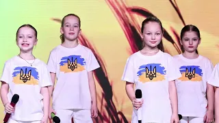 шоу-хор «Зміна».  - «Ми ростем, ми надія народу»