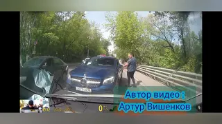 БЫДЛО НА МЕРСЕДЕСЕ КАЧАЕТ ПРАВА НА ВСТРЕЧКЕ!