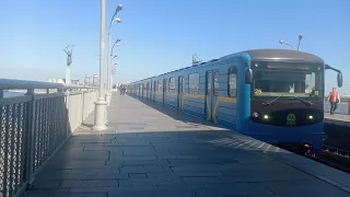 Київський метрополітен станція Дніпро.