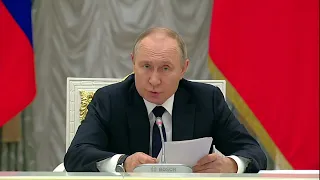 «Чего бояться-то?»: Владимир Путин отправил банкиров в Донбасс