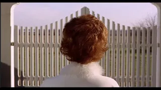 Juliet of the Spirits (1965) by Federico Fellini, Clip: Giulietta, finally, moves on...