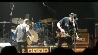 Neil Young + Promise Of The Real-F-!#in' Up (Live at the O2 Greenwich London 11/06/2016)