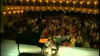 Blind Pianist - Nobuyuki Tsujii playing La Campanella - Liszt