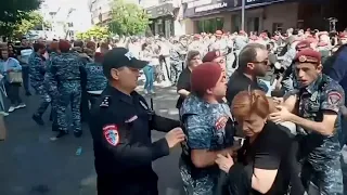 Tension in Armenia capital Yerevan as protesters call for resignation of PM over Nagorno-Karabakh