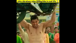 john abraham in real life raise 200 kg bike 😱😱😱#shorts #ytshorts