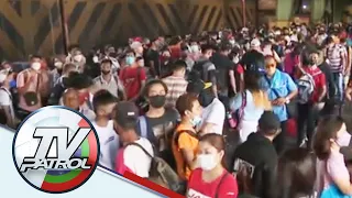 Mga pasaherong pa-probinsiya para sa Bagong Taon, dagsa sa bus terminals | TV Patrol