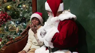 Deaf Santa visits DC children