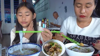 Beef Tendon And Pork Intestine Noodle Soup - $2.50  For A Bowl -  Cambodian Street Food