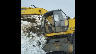 01-02.03.24 Возка навоза в поле. Упавший экскаватор