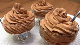 This chocolate mousse recipe is a real gem! Just a few simple ingredients! No baking!