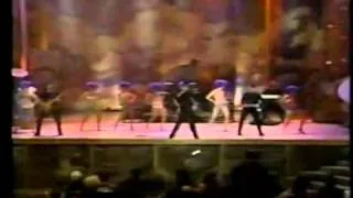 THALIA BAILANDO EN PREMIO LO NUESTRO 2001