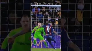 Parada de Ter Stegen vs Levante