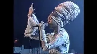 Erykah Badu: "Tyrone" (North Sea Jazz 2001)