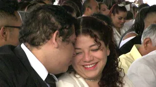 Mexico: more than a thousand couples say yes in mass Valentine's Day wedding | AFP