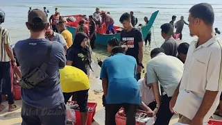 meriahnya suasana pendaratan ikan segar di kampung Telaga Papan Setiu