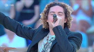 K'naan & David Bisbal - Wavin' Flag (Live at Wetten Dass 23.05.2010)