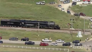Historic Big Boy No. 4014 steam locomotive is on its way to Houston from North Texas | Raw video