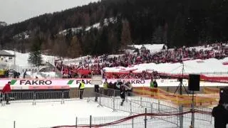 Wielka krokiew przed piątkowym konkursem [ SkiJumping.pl ]