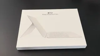 Unboxing Magic Keyboard Folio (10th Gen)