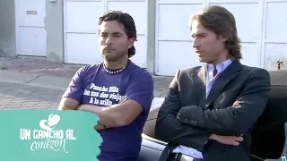 Un gancho al corazón: Beto y Mauricio apuestan a 'La Monita' | C-76 | tlnovelas