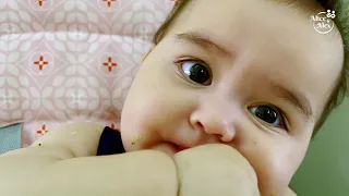 Adorable baby self feed for the first time : 7-Months old Alice