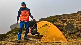 CAMPING IN HIGH WINDS & CLAGG..KINDER SCOUT WILDCAMP.