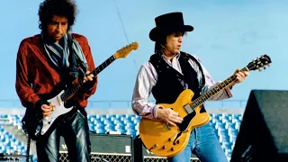 Bob Dylan w Tom Petty - Rainy Day Women #12 & 35 - live @ Farm Aid 1986