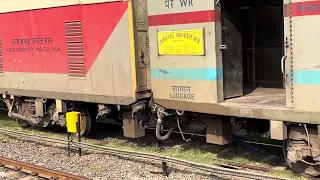 Back to back goods train crossing +Udhna danapur Express Racks 😊😊 #dieselengine #goodstrains