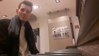 Thomas Krüger – Medley of Classic Piano Melodies At Shopping Mall