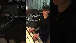 Playing Paradise by Coldplay on the organ