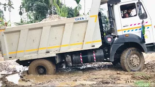 Tata 1618 4x4 tipper at work | offroad 4x4 machine