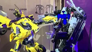 Transformers street fight (stop motion)