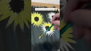 Painting sunflower petals 🌻🎨 #art #artist #painting #tutorial #easy #sunflowers #diy #beginner