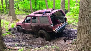 2wd Jeep Cherokee XJ Stuck in Mud