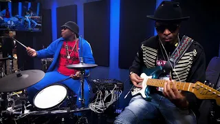 Daru Jones & Marcus Machado perform D.Stubs & M.Drix PregameVL1.5 Beattape Prelude (Live @ Drumeo)