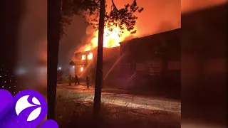 В Муравленко сгорела двухэтажная деревяшка