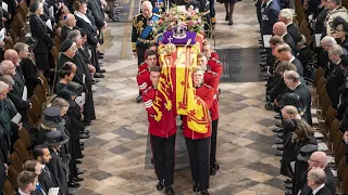 Эпоха закончилась: в Великобритании похоронили Елизавету II