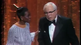 Woody Allen ‪Wins Best Directing: 1978 Oscars