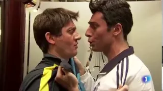 Nochevieja de la 1 - Cristiano y Messi atrapados en un ascensor