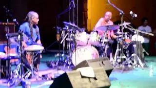 Trio of Oz interpreta The Police - King of pain