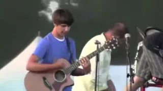 【神業】15才の少年のギターテクニック