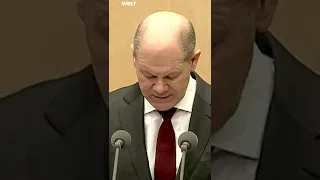 OLAF SCHOLZ: Corona! Klares Statement zur Impfpflicht I WELT #Shorts