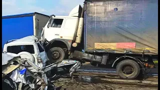 Truck Bad Driving Compilation June 2017 Part 8