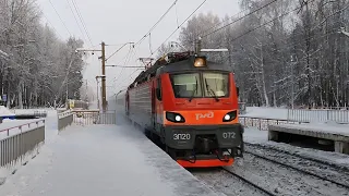 "Ну и скорость!" Электровоз ЭП20 - 072 с поездом Вологда - Москва