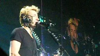 Nickelback- Trying Not To Love You (Birmingham NIA 02/10/12)