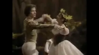 "Giselle". Pas-des-Vendanges. Chor. Mary Skeaping. Lynn Seymour, Rudolf Nureyev