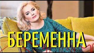 Будет шесть! Мария Порошина показала округлившийся живот.