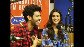 kriti sanon and kartik aaryan being a married couple for 4 minutes and 6 seconds